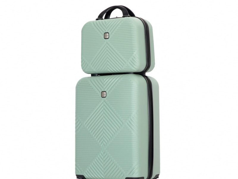 kenneth cole suitcase